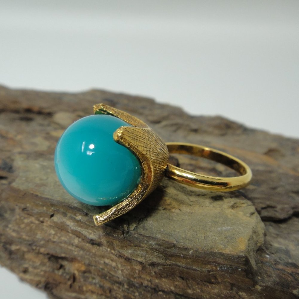Teal Moonglow High Profile Ring Gold Tone sz 6.5 - 6.75  50s 60s Style